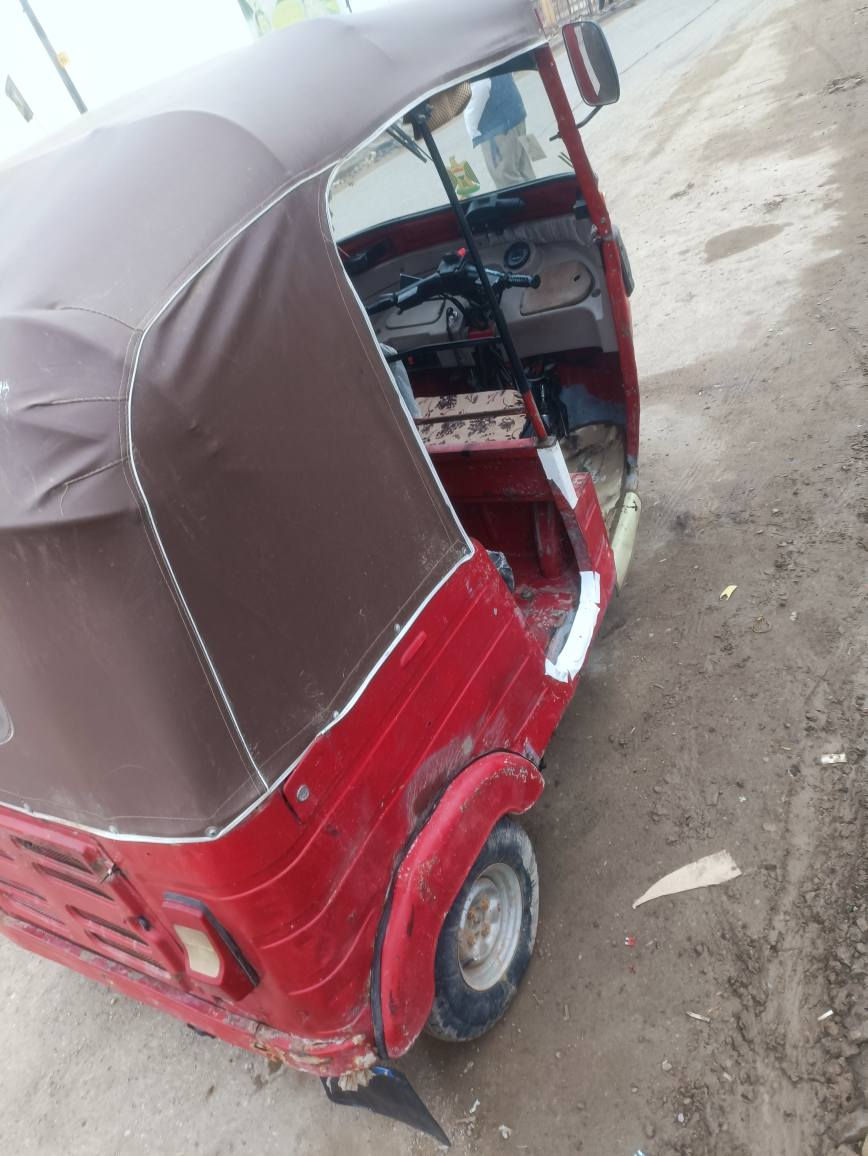 السلام عليكم تكتك 17 شهر 12 اوراق
السعر مليونين 300
***********
