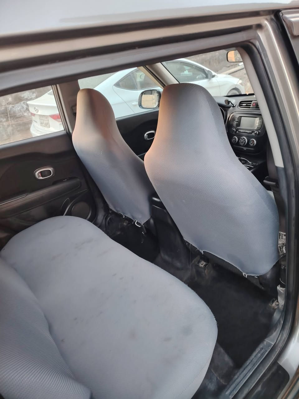 كيا صول للبيع
موديل ٢٠١٩
محرك ١٦٠٠
السياره نظيفه ميحتاج الها اي تصليح
اي استفسار  الرقم بي واتساب***********
؛؛
