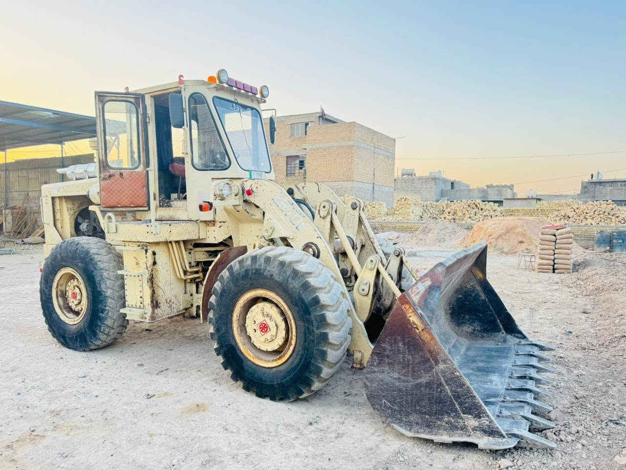 سلام عليكم للبيع شفل كاوسكي بي موديل 87 جاهز للعمل رقم صلاح الدين ألماني  ***********
