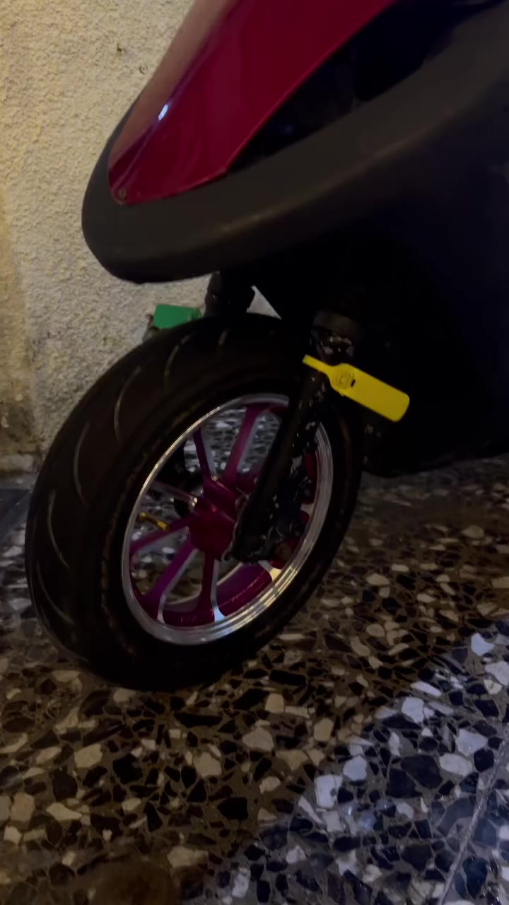 للبيع بوشه ٥٥صالنصه ستيل طكه وجعره وياله رياضي كلج امامي رياضي شلعه ومعدل ٣٥٠قفل لتصال ***********
