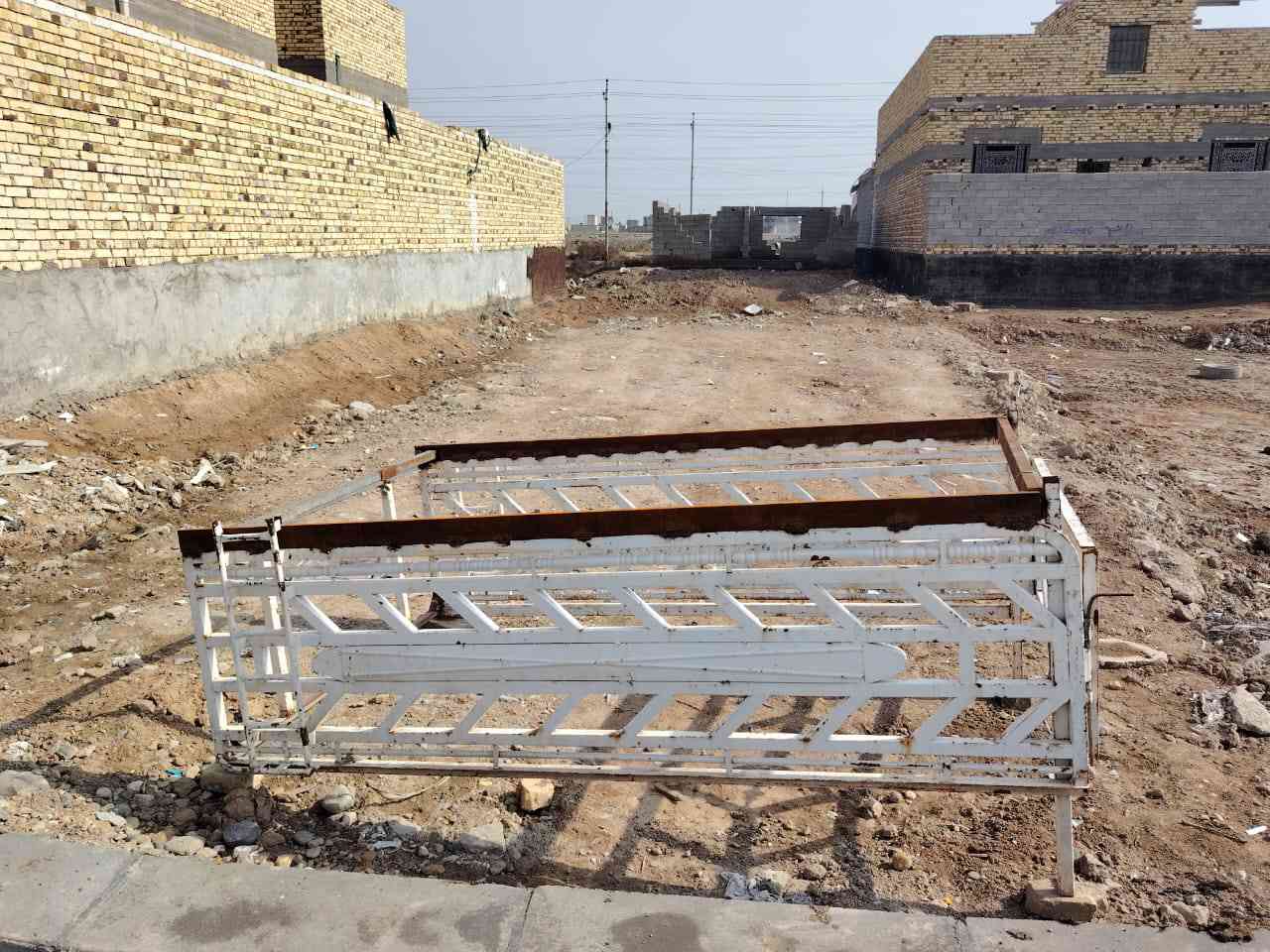 سلام عليكم محجر كيه بنكو نثيه جاهز عوزه بس صبغ ب200 وبي مجال  الرقم ***********
