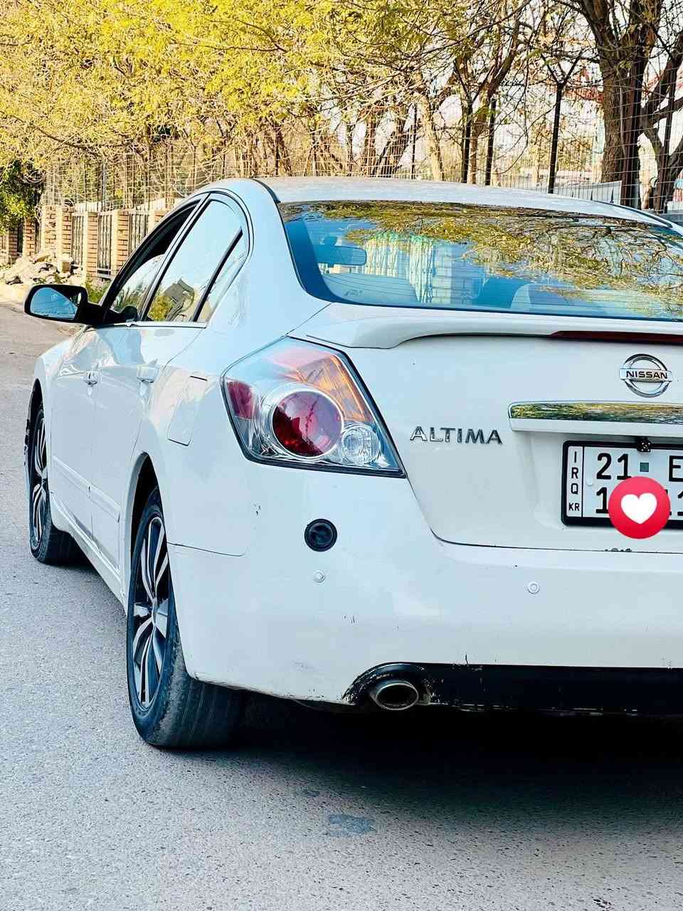 بسم الله ماشاء الله 
نيسان التما موديل ٢٠٠٩
رقم اسليمانيه مميز هزه سنويه رقم كله جديد باسمي 
سياره خير من الله بدون نقص 
صبغ قطعه وحده باب خلفي 
منضومة غاز مال الشمال 
مكاني ديالى المقداديه (شهربان) 
السعر  (٩٠) وبيها مجال 
ترهم مراوس حسب القناعه
         ***********
