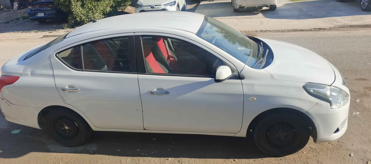 نيسان صني موديل ٢٠١٦
رقم بغداد
لون ابيض 
داخل رصاصي
ماشية 137 الف 
محركهة 1500
طاك بيهة ايرباك 
(السيارة اقتصادية كلش وتبريدهة حلو بالصيف) 
ودشبول شاشة 
وصرفيتهة زينه 
وكير ومحرك بحالة سليمة جداً 
السعر 80 وبيهة مجال للشراي 
للاستفسار التواصل عالخاص لو الاتصال عالرقم *********** بغداد, العراق
