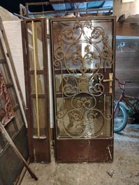 باب للبيع نظيف وثقيل مكاني بغداد الدوره ٠٧٧١٠٣٠٧٥٦٦