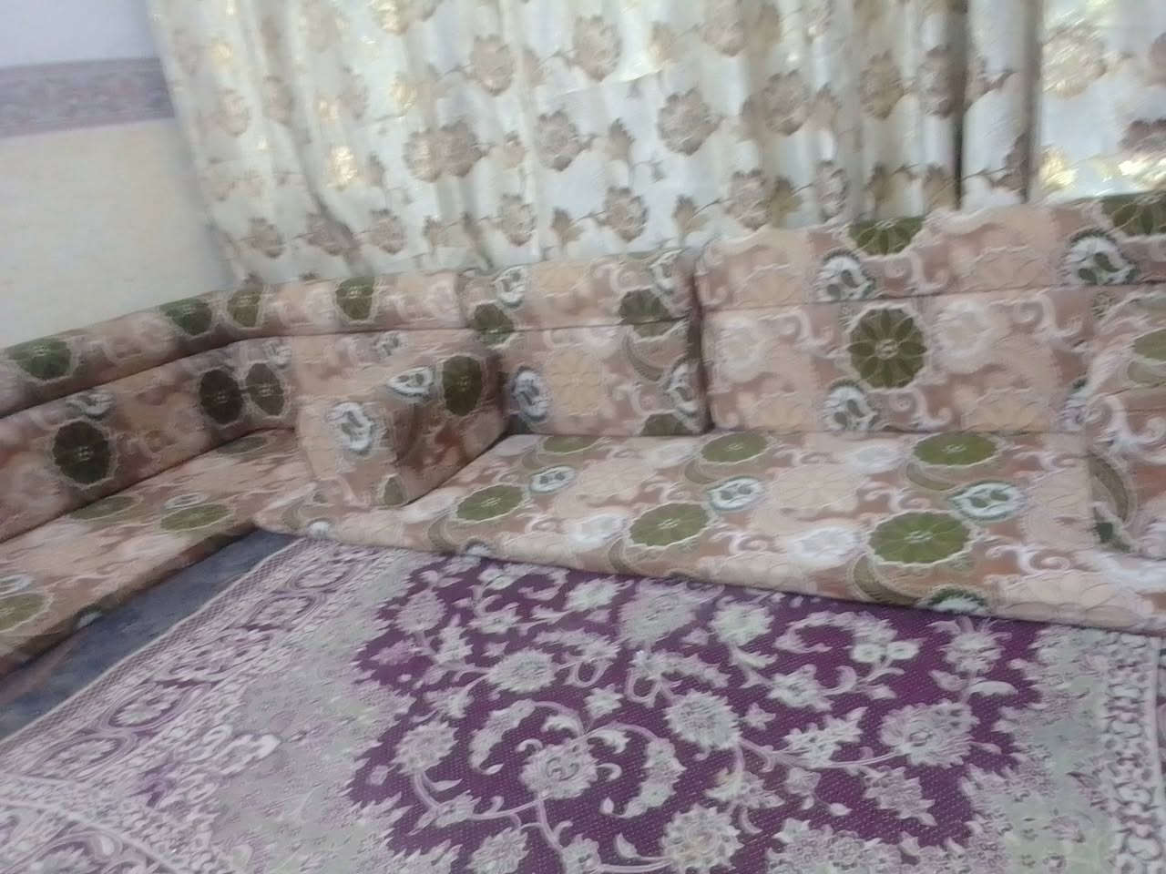 جلسه للبيع  ١٤  متر السعر ١٥٠  الف  ***********
