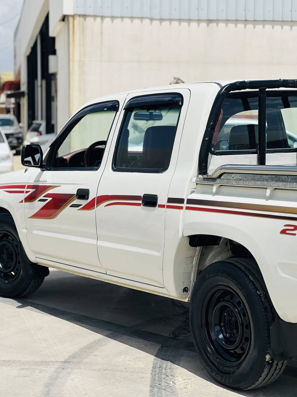 السلام عليكم 
بيكم تيوتا موديل 2000 رقم اربيل تحويل ثاني يوم رقم جديد
دبل قماره
جامات كهرب تبريد ثلج
دبل جكمجه
حداديه نضيفه
كير شرط 
محرك بدايه رخاوه 
بيها بوند وجاملغ بدون دواخل بشرط 
السياره حيل حلوه ونضيفه 
السعر 99$ مجال بسيط للطيبين
مكانها الموصل 
للاستفسار خاص او الاتصال ***********

