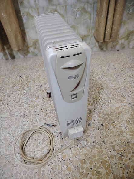 السلام عليكم اغراض مستعملات للبيع اللي محتاجين يراسلني على الواتساب    ***********
