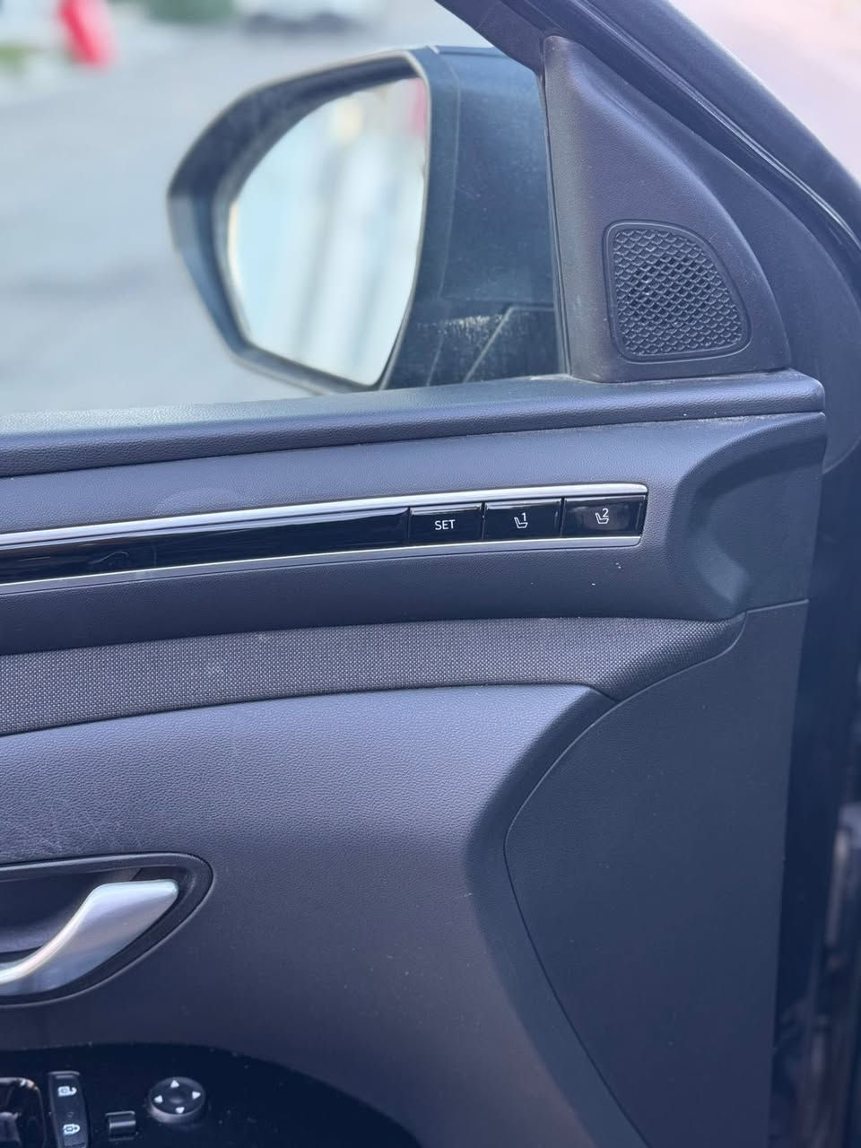 تــــحـــيــة  ____ طـــيـــبـــة
للبيع هونداي توكسان لمتيد هايبرد (لون حبري)
اعلى فئة فول مواصفات للاخير
‼️الـــسـعــر: 215 وبيها مجال‼️
مرقم  بغداد بسمي
المــوديــل2023
الـــعــداد:12الف ميل 
الــضــرر : تبدل باب نفس لون اصلي + صبغ باب
صور الحادث مرفقه

———————————————
المواصفات 
———————————————
فتحة سقف (بانوراما)
-تتحرك بالريمونت
- بصمة تشغيل 
- بصمة أبوآب 
- تشغيل عن بعد
- شاشة كبيرة تدعم نطام كار بلي واندرويد اوتو 
- عينه ليزريه 
-٤ كامرات محيطيه
- تحكم أستيرن
- شاحن لاسلكي
- سستم صوت Bose
- مقاعد جلد بلادي
- كشنات الاماميه كهرباء
- كشنات الاماميه تدفئة تبريد
-كشنات الخلفيه تدفئة
- تدفئة استيرن
- رادار أمامي للتوقف الذاتي 
- تحديد المسار للقيادة الذاتية 
- رادار جانبي
- رادار خلفي للتوقف الذاتي
- أشاير بالمري
- ويل كب 
- ٣ وضعيات للقياده 
- بك لايت لد
- لايت ليد ٤ عدسات 
- سايد بريك كهربائي
- اوتو هولد
صندوك كهربائي
- باقي المواصفات الغنية عن التعريف 
___________________________
الاتصال : ***********
العنوان :- بغداد
