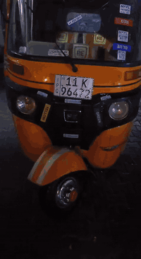 سلام عليكم
تكتك موديل 20 رقم وسنويه 
تكتك مكينه وكير وكسن خير من الله لي فيتر يعجبك وديه
تكتك من آيدك ع شارع مال خبزه مو مال كشاخه
تخم تاير جديد سفريات كامله مسجل وطبه هزه جديده

تجي شوف بعينك تقتنع وخدمتك 
رقم وسنويه ثاني يوم حولك 
السعر6/450وبيه مجال الطيبين 
العنوان (بغداد الشعله شارع ستين) 
الرقم *********** بيه واتساب ع فيس ما ممتواجد
والله يرزق الجميع
