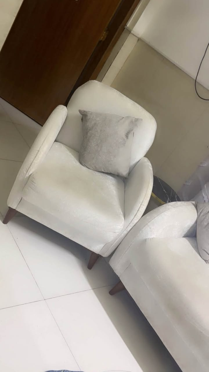 سلام عليكم نص تخم للبيع سعر قفل ٣٠٠ مع الكوشات شراي يتصل ***********
