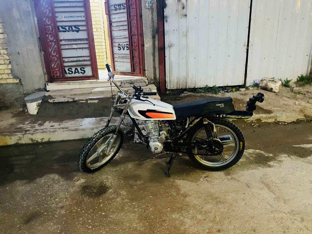 سلام عليكم دراجه ايرانيه للبيع حربيه جني مكينه مكفوله شلعه ومعدل الدراجه نضيفه جدا مكاني بغداد الجزيره السياحيه السعر 350 الرقم ***********
