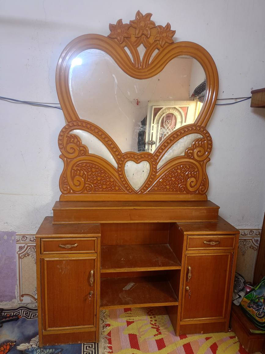 ميز مرايه صاج تزكام موديل حديث السعر 75 قفل بدون مداهر العنوان العمارات الملح مقابيل حي الخضراء قرب مدرسه رقيه الانصاري قرب فلاح المضمد *********** عمارة, ميسان
