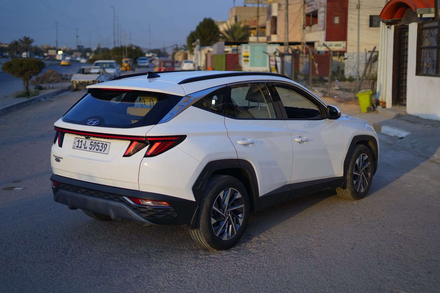 السلام عليكم توسان 2024 خليجي ماشية 45 الف قبق الصندوق مبدل اصلي وكالة وضربه خفيفه بلباب ممصلحه فول عدا الفتحةومعروفه مواصفات التوسان
 188 ورقة بيها مجال بسيط
‭0775 962 2975‬
 واتساب ***********
