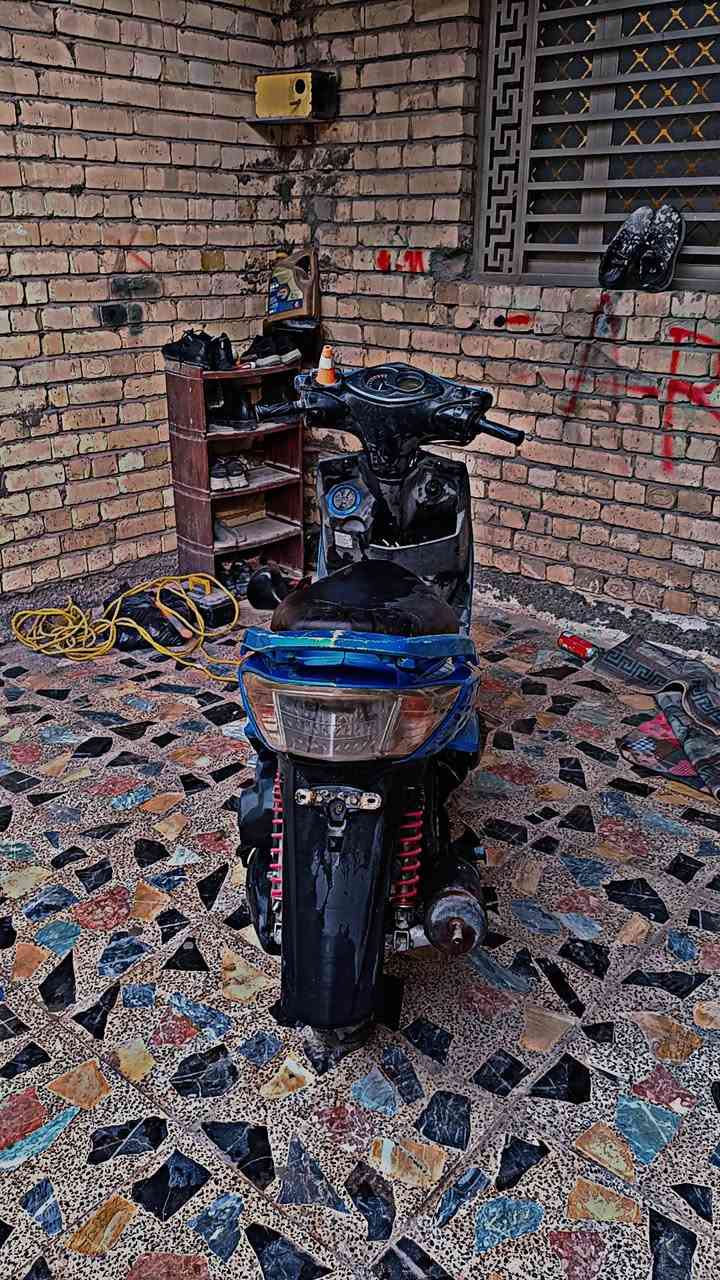 السلام عليكم دراجة سكنس فحل كابريتر الدراجة جفتتهة و تركتهة و هسة ما اعرف شبيهة ما تشتغل ابيع كوم حديد كرباءيات كلهة شغالة كاملة السعر 300و بيهة مجال مكاني بغداد حي اور رقم ***********
