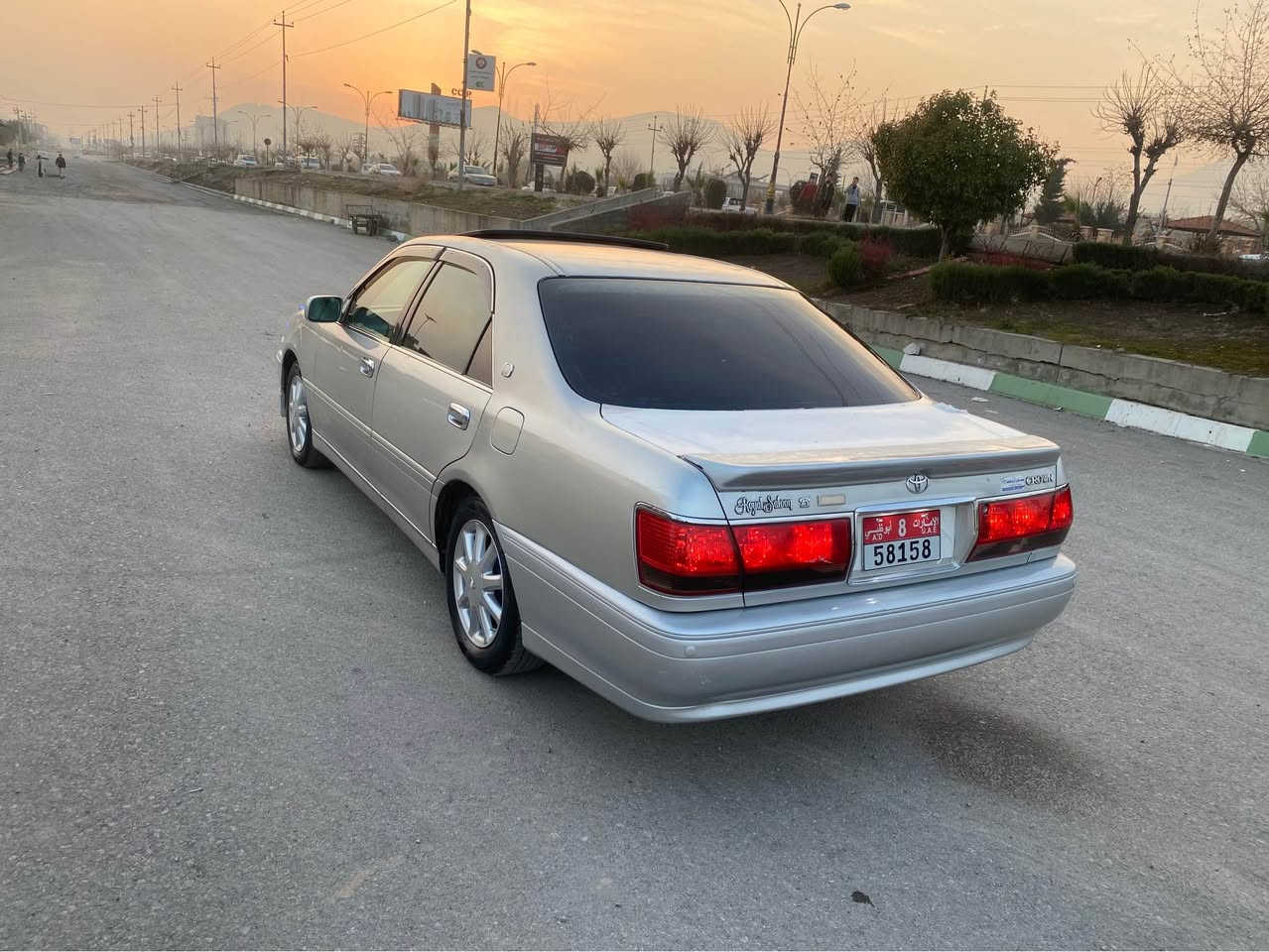 تويوتاكراون مةلـــــيك ٢٠٠٢
لةوينةكان جوانترنةبوگلةيي بكة
ديفورى بجوك ١٧١
براوة بةتامى ساغ 
كيرومةكينةوتةقةورةقةى بةشةرت
جركةو ١٠٠ دولارببرة
٣ دكمةى بةردةو سلايت كوشن كارةبايي
أگةركريارى تيل بكة
*********** رانية, السليمانية
