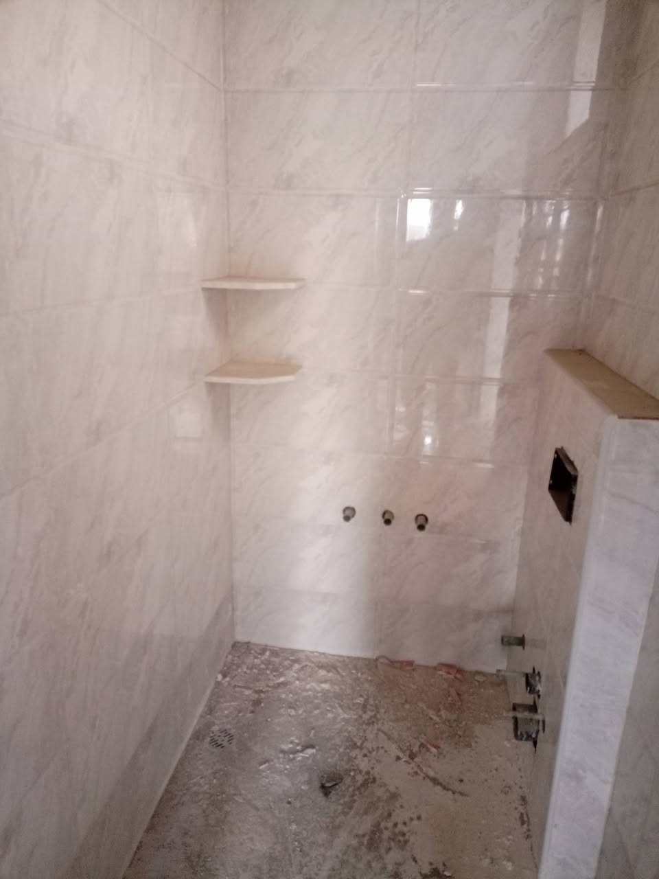 اسطى سيراميك متفرغ حاليا اشتغل اسعار مناسبه شغل درجه اولى خابر وتدلل ***********  اسيا***********
