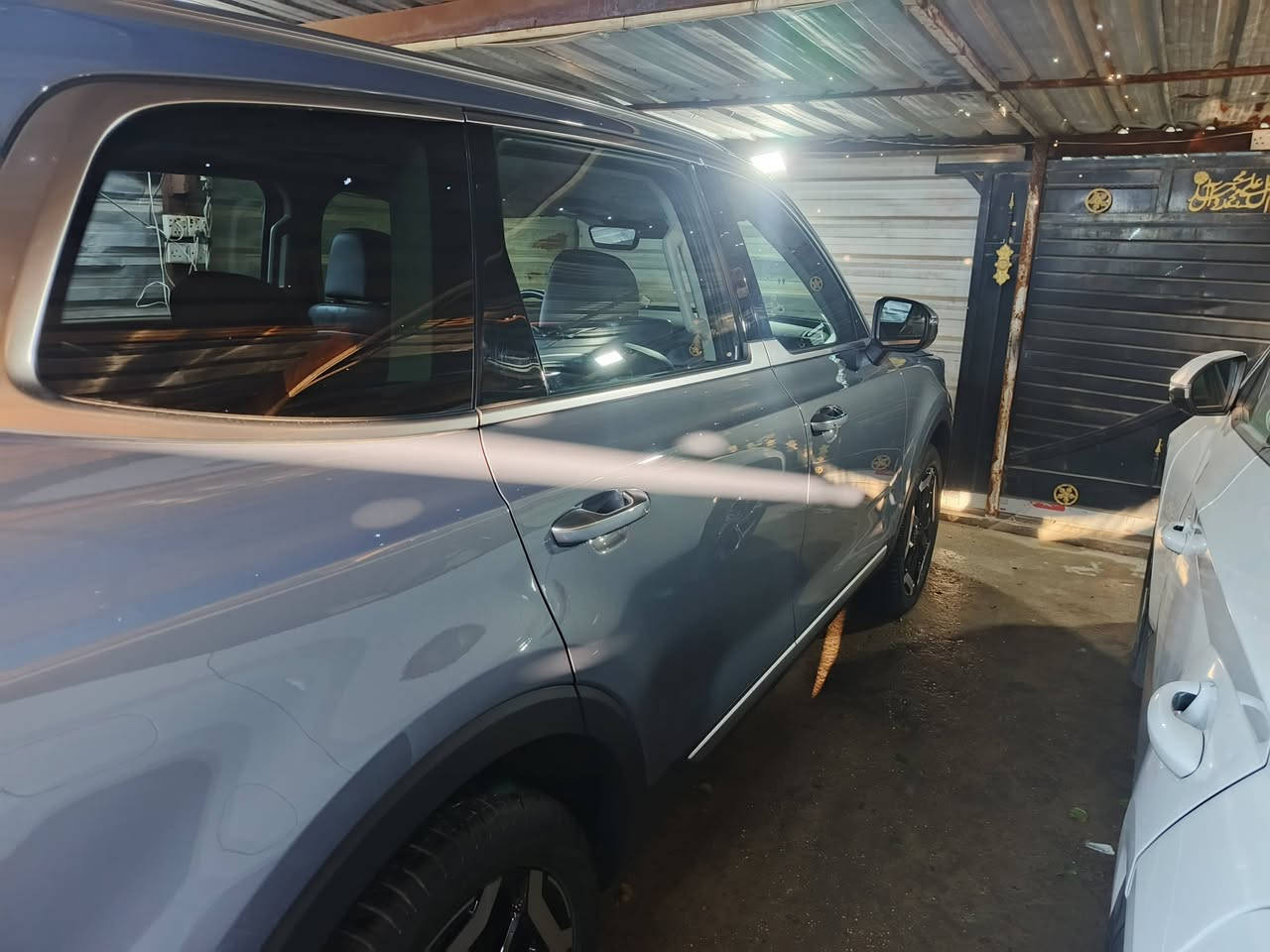 كيا توليرايد موديل 2025 مواصفات S لون بحري .. السياره مرقمه على قرار الشهداء باسمي اسويلك وكاله بنفس اليوم ... ماشيه 4000 جاهزه بدون اي نقص.
حادث امامي بسيط صبغ ربع البنيد وربع الدعايه بدون ايرباك .. وكل غراضها اجت وياها من أمريكا يعني لايت وبدنه ودعاميه كلهن اصليات ... مواصفات فتحه سقف بصمه تشغيل بصمه ابواب تشغيل عن بعد رادار امامي خلفي جانبي داخل جلد  VIP ...شاشه طويلة متصله وهواي مواصفات بعد.... صور الحادث وصور التصليح بالمنشور... لبيع مكان السياره بغداد البلديات *********** السعر 290 $$ وبيها مجال
