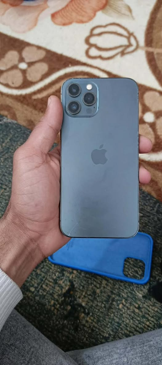 السلام عليكم اقرأ المنشور قبل لا تعلق
آيفون ١٢بروماكس نورمان
بطاريا مصعده ١٠٠
ذاكره ١٢٨
جهاز دبل سيم 
جهاز نورمان ما مبدل بي شي 
جهاز نضافه ٩٠/١٠٠
فيس إيدي فول شغال 
جهاز فقط كاميرا تحتاجلها مغناطيس اكرر جهاز وضع شريكا فقط كأمره بيها رجا تحتاج مغناطيس تكلفك ٥الف جهاز سعرا٣٥٠الف 
موقعي موصل جانب الأيمن 
تواصل خاص أو تصاب عل رقم***********
