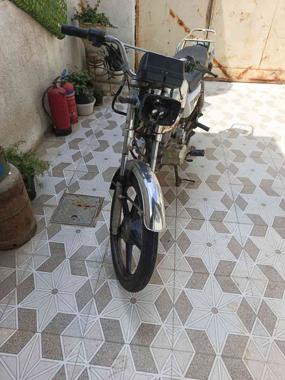 السلام عليكم
دراجه سيفان 5نمر  موديل 2021 
كلك كلك كلك  
كهربائياتها كلها شغاله   سلف شغال  باتري جديد 
عوزها بس تجفيته لان كطعت ولف عندي وتركتها  للبيع  سعر٢٥٠ قفلل 
المكان الشطره 
*********** الي مو شراي رجا لا يعلق
