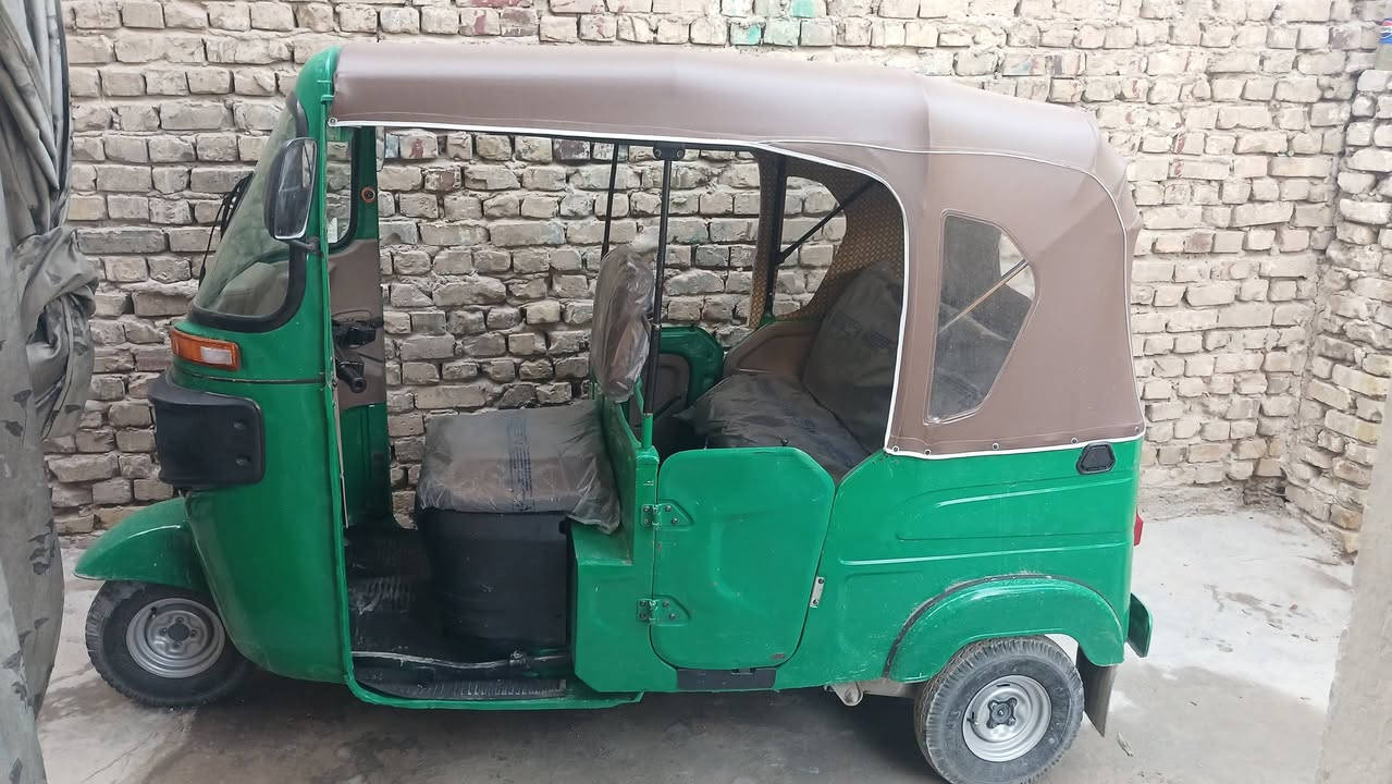 سلام وعليكم
تكتك موديل 2021 
رقم بغداد " بسمي 
تكتك كاملة مابيهة اي نقص 
نص الغد الايسر معمر 
ومعمر بيهة توس 
مكاني بغداد الحرية 
هاذ رقمي ***********
السعر " 7 ملايين و 800
