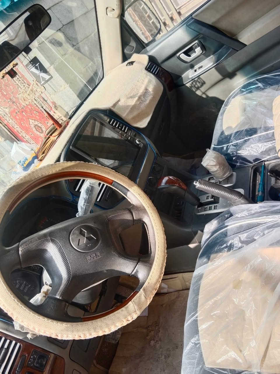 باجيرو موديل 2007 محرك 3000 مصبوغه احزام للجماليه مكفوله من ضربه محرك وكير خير من الله سيارة حلوه. 
***********
