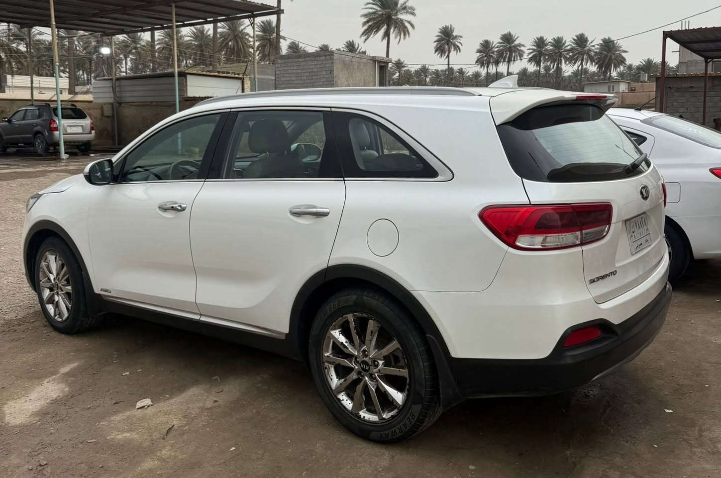 السلام عليكم
سورنتو خليجي للبيع 2017 فول مواصفات 1/1 
سياره 6 سلندر ماشية 151 الف
مبدل جاملغ ايسر.والبنيد فقط مفتوح
مكان السياره بغداد.السعر 220 ومجالها بسيط جدا 
الرقم ***********
