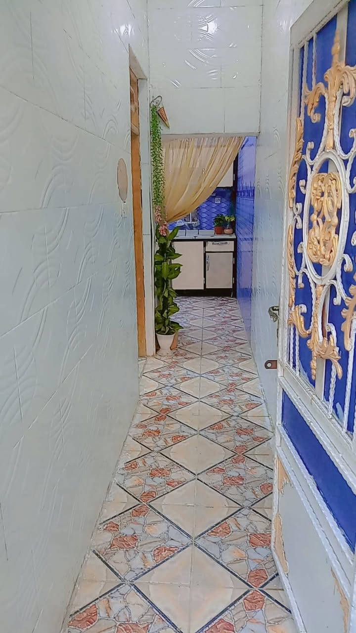 بيت  مساحة 100 طابق واحد  حي الغدير الثانية  اول فرع بشارع عشرين مقابل أسواق فطومة طابق واحد كونكريت بناء ٢٠١٧ السعر 93 وبيه مجال للشراي
*********** عمارة, ميسان
