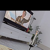 طاولة تلفزيون • للبيع