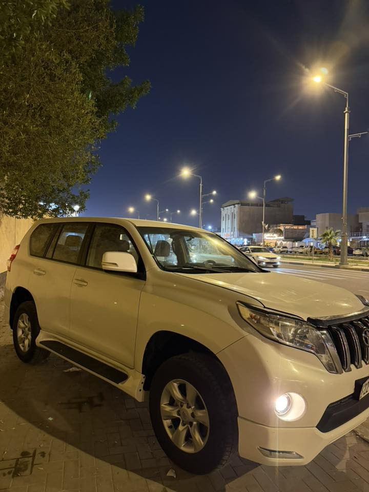 السلام عليكم للبيع.
تويوتا برادو 2010
 بلادية خليجي
مكفول ماعده حافه البنيد كد شبر
مواصفات 🧤
حساسات
تلبيسه كشنات ارضيه جلد مغلفه
داخلية بيج بكلايت كرستال
نظام ECO اقتصاد وقود
 فور ويل
ثلاجة داخلية 
مرايا شفط
 7 راكب
3 قطع تبريد

رقم أربيل دولي
تريد تحويل تريد وكاله حاضر

السيارة جديدة بمعنى الكلمة 
سيارة مال بيت وما بيها أي نقص
المحرك والگير بحالة ممتازة
صدر أمامي وخلفي جديد
تخم تاير جديد
تبريد ثلج
كهربائيات كلها شغالة
السعر 215 وبيه مجال لشراي
 العنوان البصره 📍
للاتصال هاتف او وتساب👇🏻 📞 
***********
