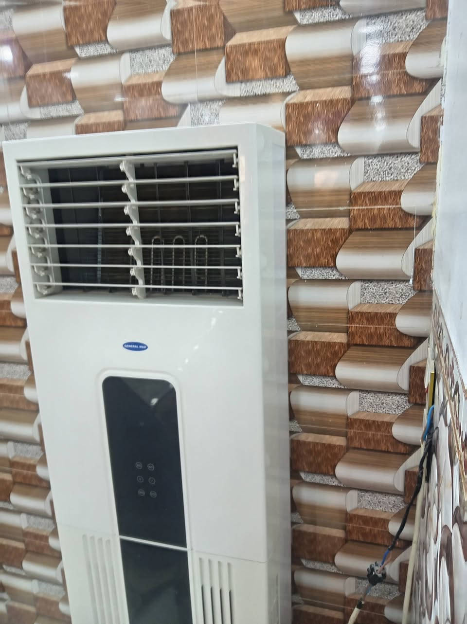 السلام عليكم سبلت نوع جنرال ماكس 3 طن سبلت كلش جديد بمعنى الكلمه سبلت تجي وتشوف بعينك مداخل تصليح ابد سعره مليون وبي مجال للطيبين رقمي *********** مكان كوت
