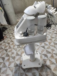 صالون تجميل • للبيع
