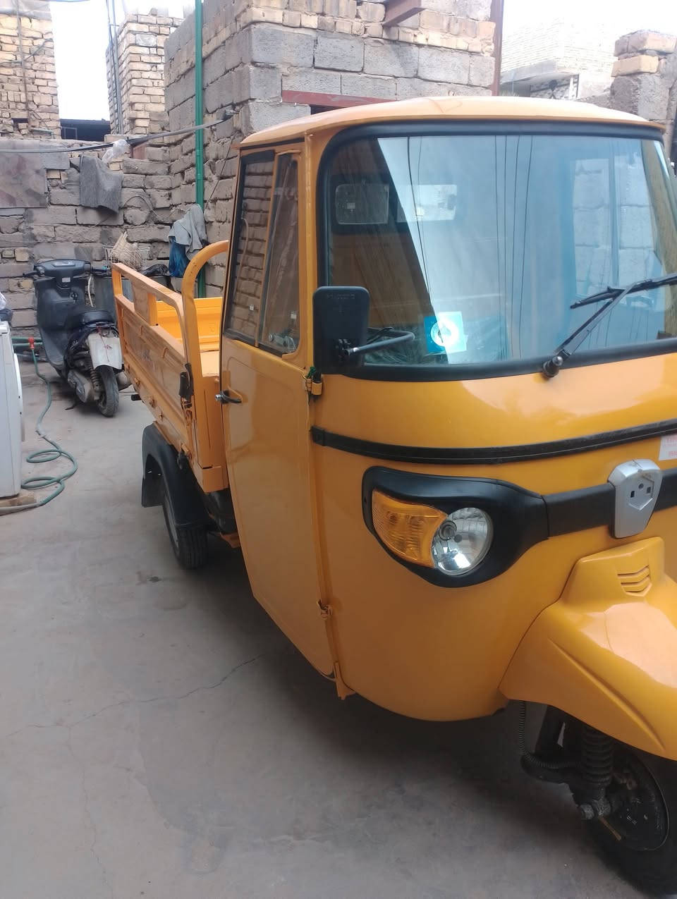 السلام عليكم تكتك بياجو بدي موديل 21بعده شركه اول تبديله دهن سنويه كامله بره العيد يجي الوكيل يبصم وتطلع لوحاته مراوس فقط بتكتك للستفسار ***********
