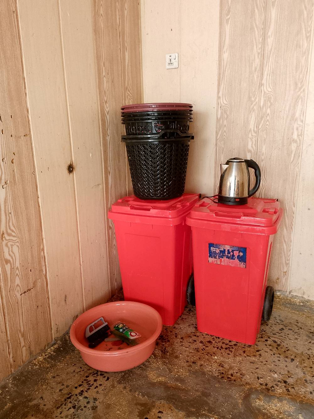 عمي سلام عليك غراض لبيع وكلهن صتعمال سبوع الله يشهد ليريدهن خادمه مكان نجف  حي المكرمه  وهاذه رقمي ***********