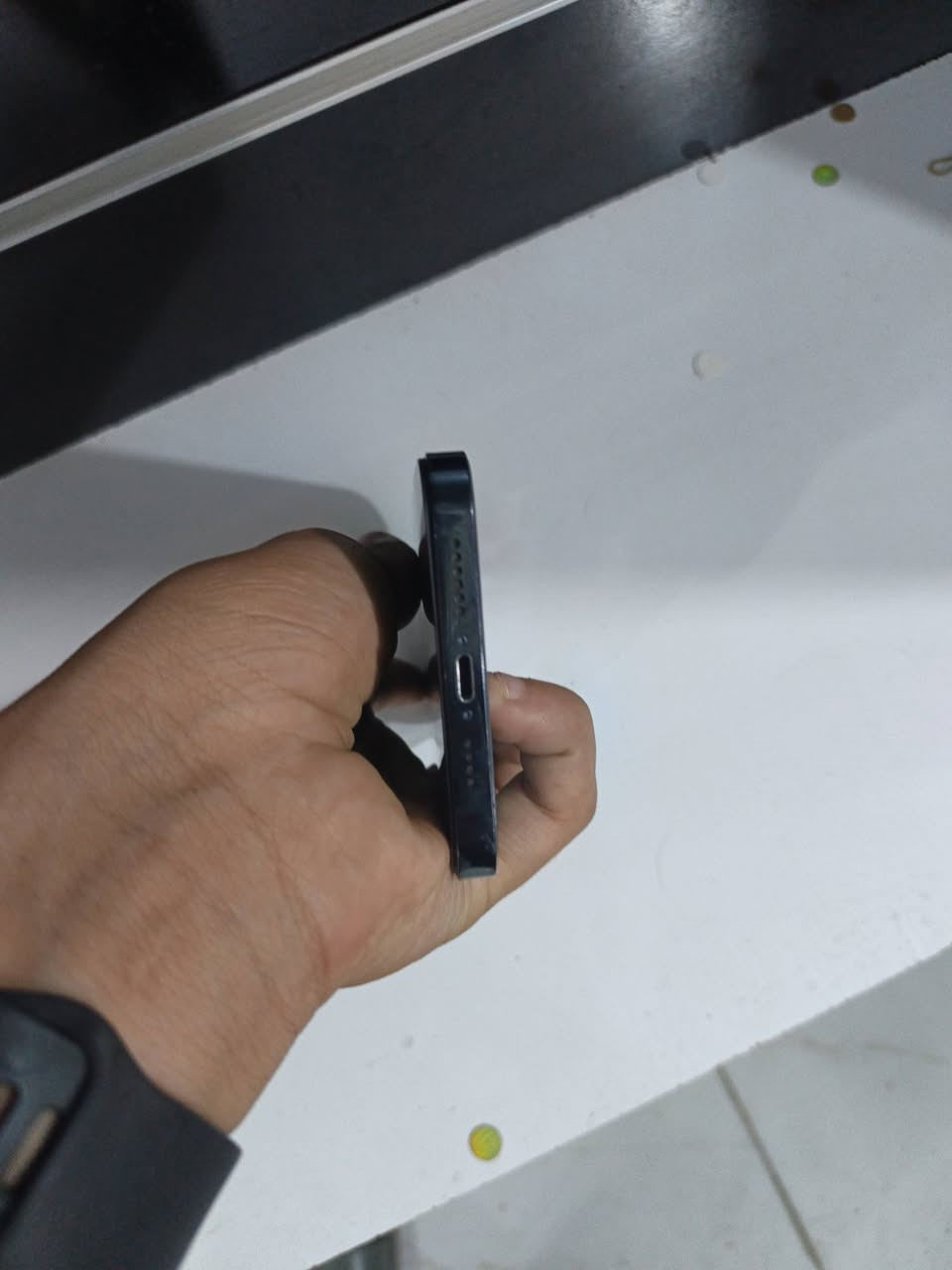 ايفون 12برو ماكس
الجهاز نضيف شاشه اي عيب مابيها مجرد البطارية يرادلها خدمه والفيس ايدي واكف والكامرات البوترية متشتغل والفلاش ميشتغل السعر 300الف بي مجال بسيط واتساب***********
