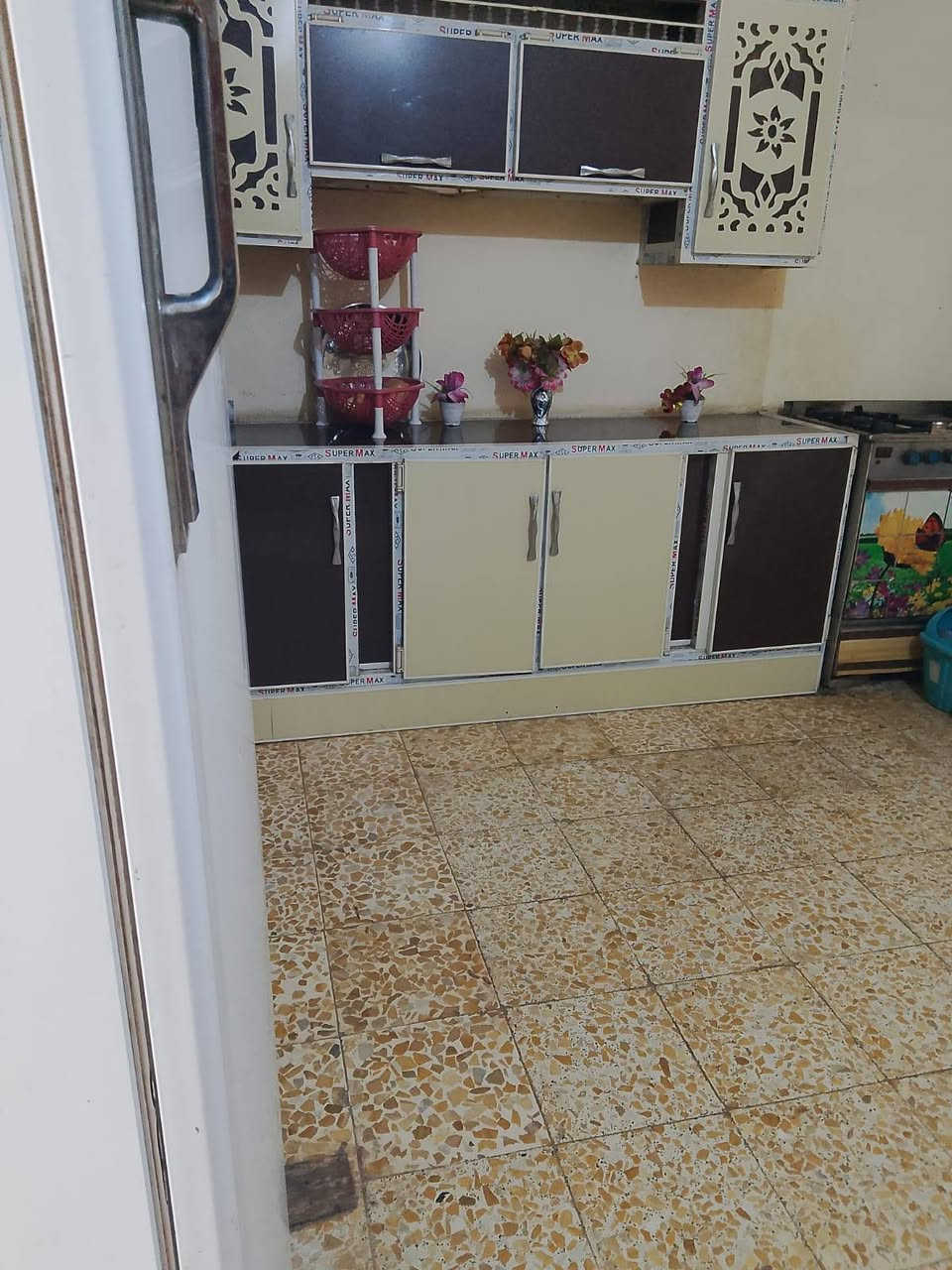 بيت للبيع منطقة الدروع قرب شركة السيراميك جنةمساحة١٧٠م الرحمن للاستفسار /***********
