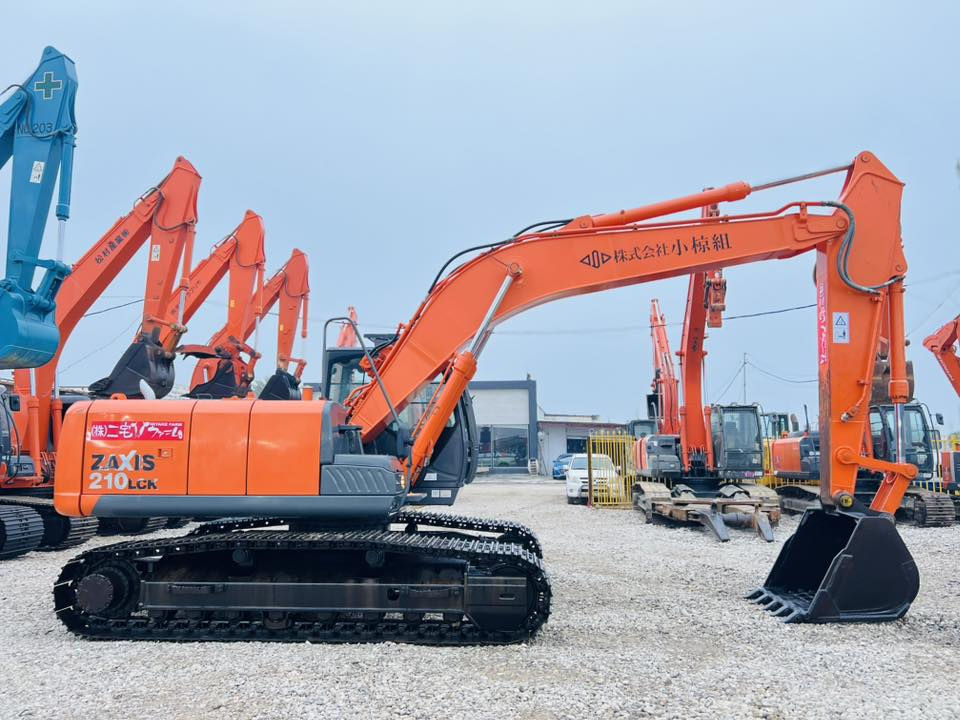 عـــلى بـركةَ الله
#يتـوفر لدى شركه احمد عذاب مثور 📌
        لتجاره الآليات الثقيله ❓
          
      

-فقط لعشاق الجديد والمميز ✔️
-زت ثري ✅ دخول جديد 
-وارد اليابان مكفوله كفاله عامه - موديل2014
ZAXIS-210Lck-2014-8000h
                   
 #انضف زت ثري داخل السوك وينهم عشاق الالسي 8روله  

#فول مواصفات بسعر مناسب 📌📌
#كلشي وضع شركه داخله بنفس 🇯🇵الموديل 
#منفيس بأسم الشركه التابعه لنا 📍

        -عنوان الشركه (بابل الشوملي📍 حي الصناعي    -

#علي_احمد_مثور-#Emil

للأتصال والاستفسار 📍✔️ ***********-***********
     
                        احمد عذاب مثور -✅
علي احمد مثور ✔️
