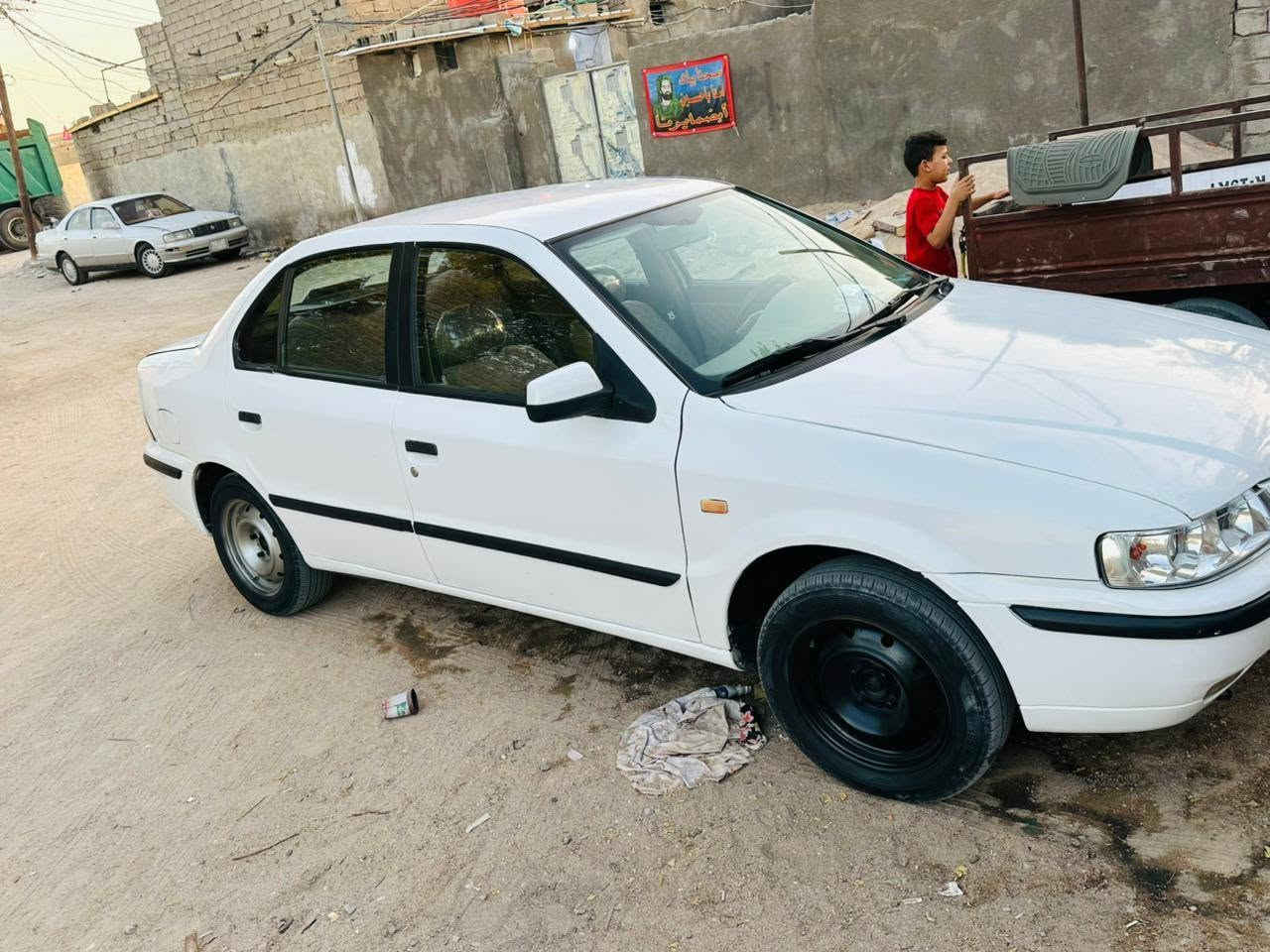سمند للبيع 2010 رقمها مثنئ راعيها يريد تحويل ساره مبدل بيها دوس وصابغها عام للجماليه مابيها ضربه كير مكينه مكفولات تبريد شغال باتري جديد كهربائيات شغاله سياره احله من صوره وغرغتها دوشمه عامه للعلم سنويه صاقطه صار4اشهرمكان سياره البصره زبير السعر38وبيها مجال ***********
