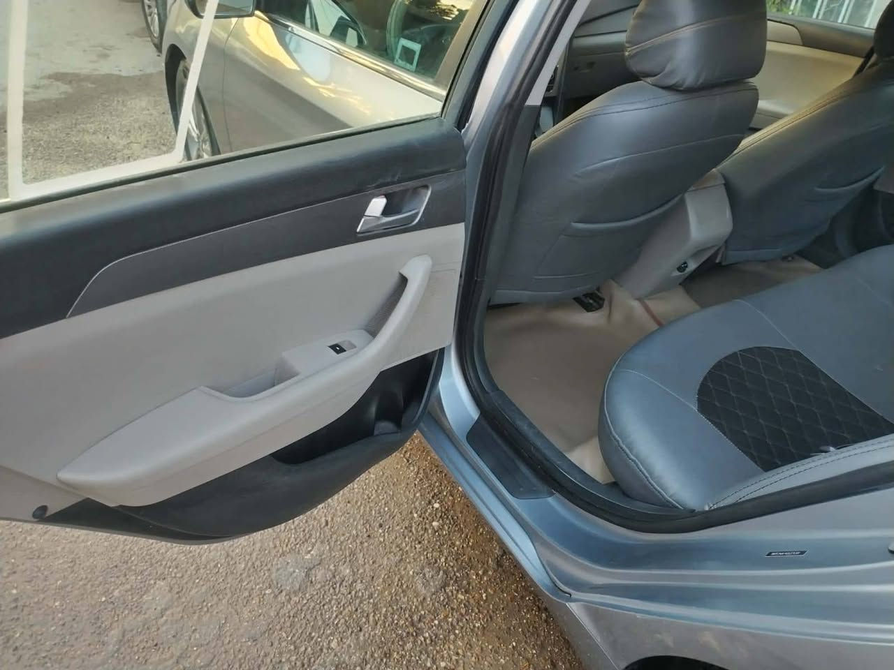 السلام عليكم
سوناتا 2016وارد امريكي رقم بغداد مصبوغة حزام 
مكينه Gti(2400) تبريد خير من الله تايرات جديد باتري جديد بيع او مراوس
للاستفسار ***********
