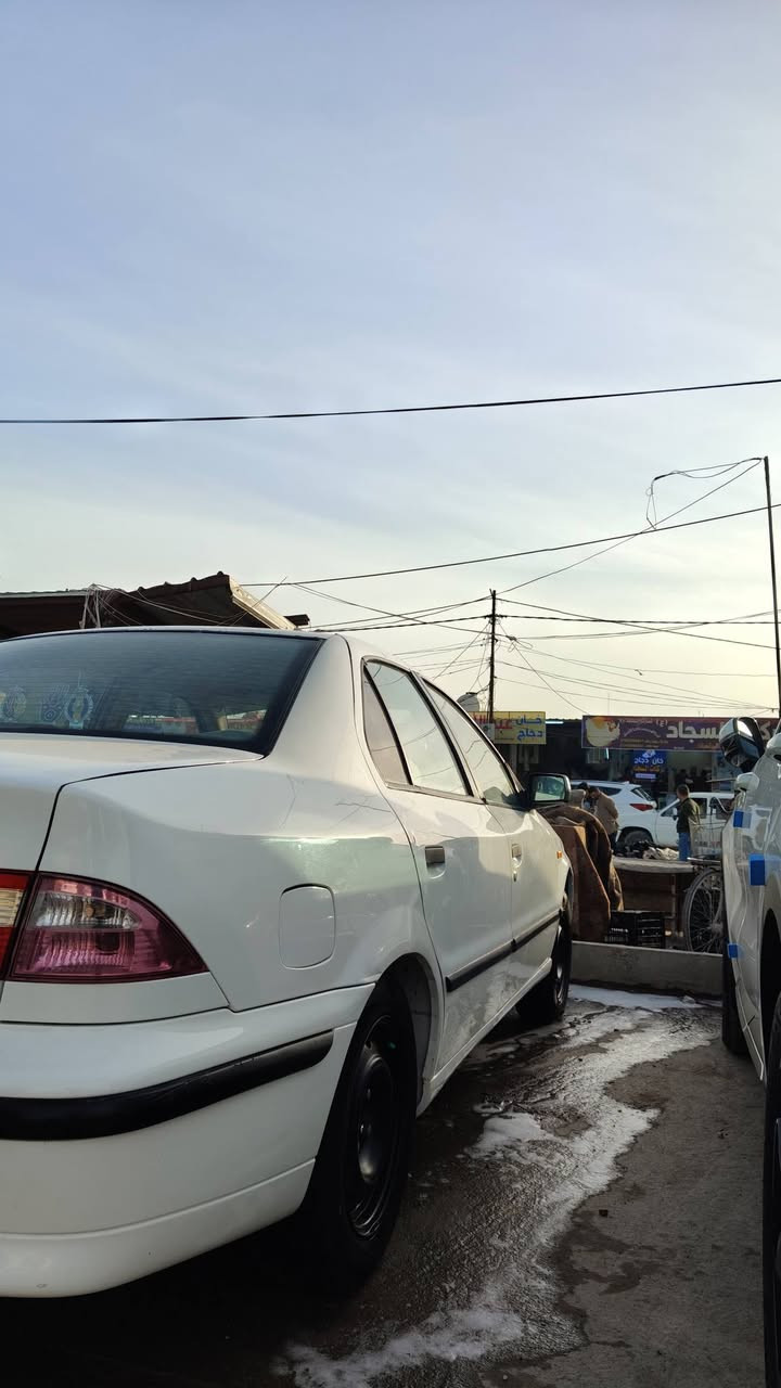 السلام عليكم سمند موديل 2012
سيارة جاهزة مكينة كير حدادية تخم تاير 
تبريد تتفئة  بسمي شخصياً مداور ثاني يوم رقم قادسية انكليزي كهربائيّات كلها شغالة سيارة بلادية ما ملعوب بيها كفالة عامة   عنواني ديوانية مركز اي استفسار خاص او *********** بي واتساب..
