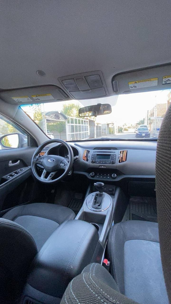 السلام عليكم سبورتج موديل 2016 ورد مريكي
حاثها بس جاملغ بدون يرباك بدون دوخل وبنيد ربع صبغ
ليبل واحد سياره جاهز من كلشي كير محرك حداديه تبريد 
جاهز رقم بغداد الدولي مكاني بغداد الكرخ حي الخضراء 
سعر 135 وبيها مجال تصالح ***********
