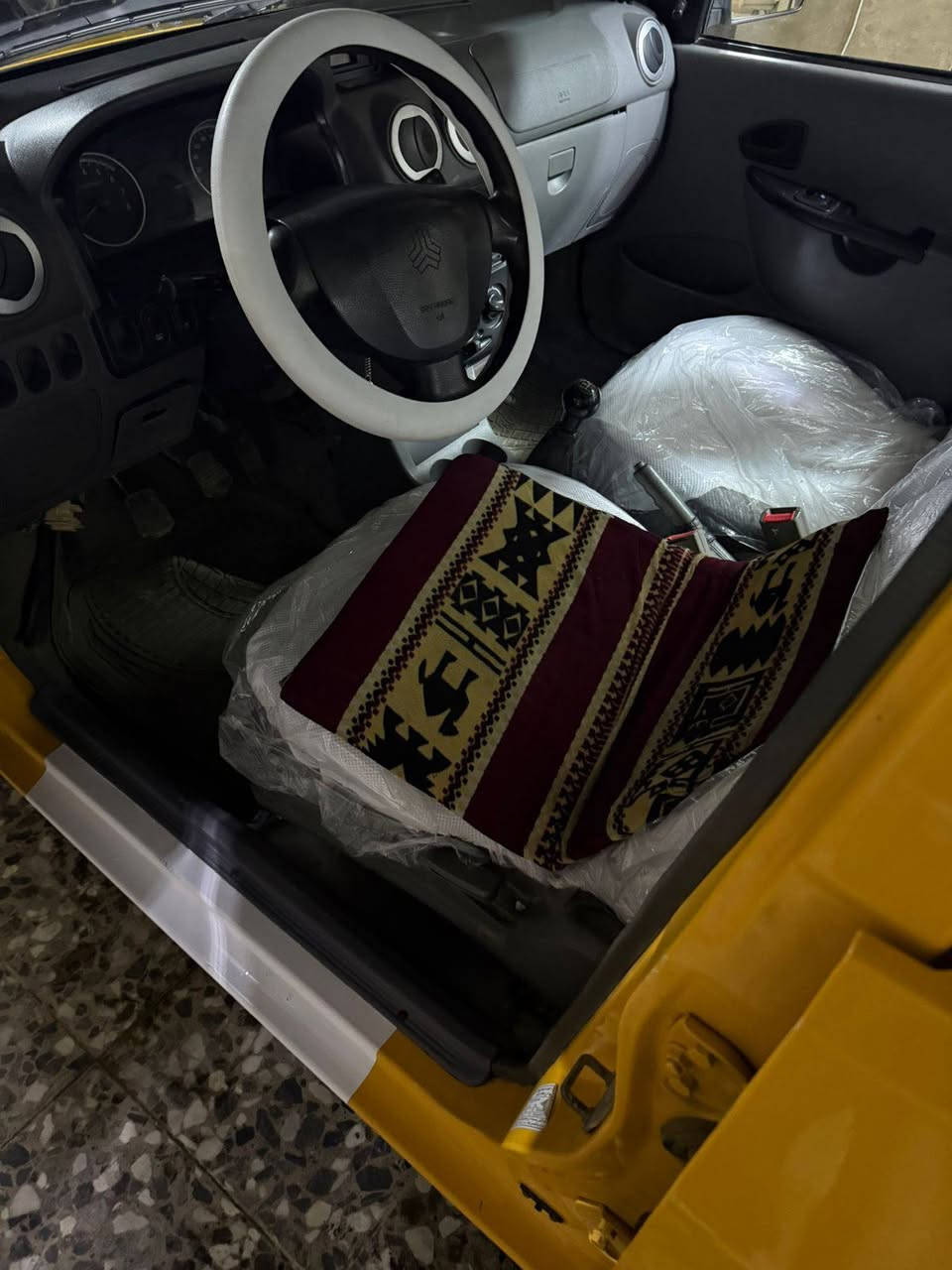 Muhamad Abaas سلام عليكم سياره للبيع موديل 2018 سياره جهازه تخم تاير بيهه صبغ بل جاملغ الخلفي وباب السايق مبدل جديد دوشمه صدر جديد كهربائيات كلهه شغاله تدفئه شغاله تخم تاير جديد سياره جاهزة رقم نكليزي مكان السيارة بغداد الرئاسة السعر 41 وبيهه مجال شي قليل ‏‪***********‬‏
