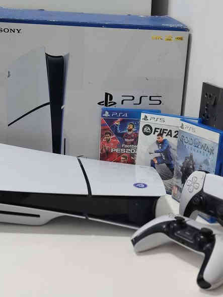 بلي 5 مستعمل نضيف نضافة 90٪ ويا جوستكين شغالات مابيهن شي عدا واحد من الجوستكات بي الكير عطلان تصليحة خمسة او عشرة ويا ثلاث اقراص فيفا 23 وبيس 20 و GOD OF WAR راغنروك نسخة الفايف البلي مستعمل قليل واضمنه من اي عطل بي او فتح. السعر نهائي رقم التواصل *********** البصرة
