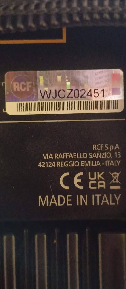 آر سي اف RCF 725 إيطالي الاصلي 🇮🇹
#سعر الزوج 15 ونص 
📌السماعات كفاله وجدا نظاف📌
#سوق_الشيوخ


**إذا كنت صاحب هذا الإعلان وتريد حذفه لأي سبب، رجاءا أرسل رسالة إلى الدعم الفني**