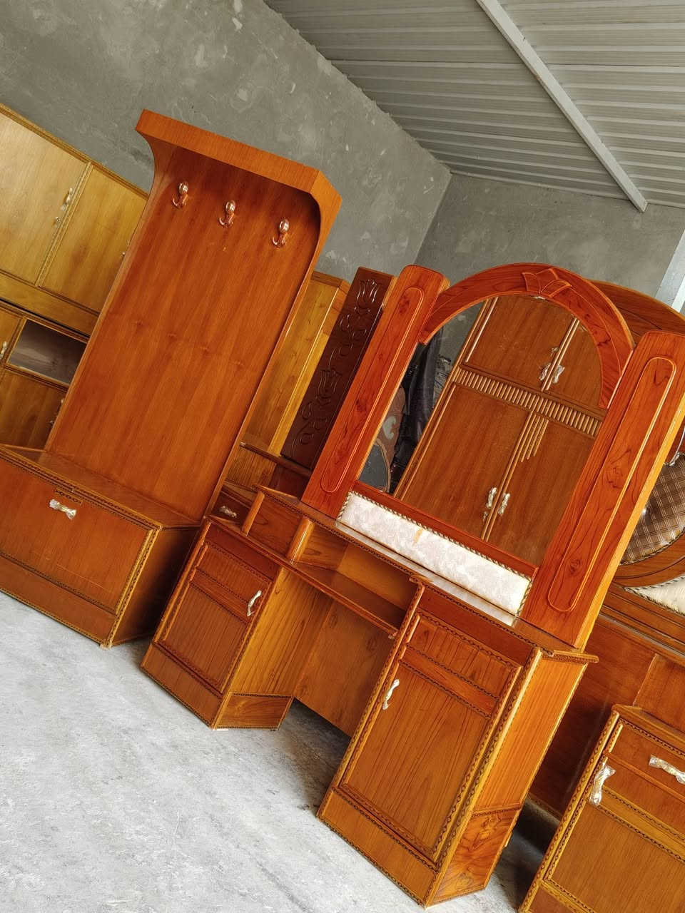 غرفة نوم 6 باب طابقين تسكام اخت الجديده السعر 650 واتساب أو اتصال *********** مكاني بابل حله أبو غرق قرب السيطره يوجد توصيل وشد بكروه
