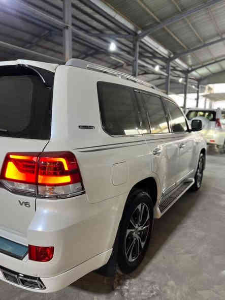 السلام عليكم
لاندكروز 2020 شركة ساز كراند تورنك ماشيه 63
رقم اربيل بأسمي تحويل مباشر
الساز معروف غني عن التعريف 6 سلندر 
سياره جديده بمعنى الكلمه
فقط بارد بالجاملغ جدا بسيط
والباقي كفاله عامه
السعر 565 وبيها مجال 
*********** واتساب
