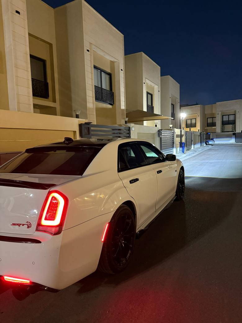 اوباما 2019 S  فووول للأخير
رادار جانبي
عداد srt
شاشةsrt
اكسلsrt
ويل srt
شفتات ستيرن
گير ماوس
كشنات حار+بارد
كشنات خلفية حار
بردة خلفية
فجوج بريمبو اصل
فلانجات رياضي
شوتة afe
لايت داينمك ترحيب
مري جانبية هيتر
منافذ شحن خلفية
داش كام 4K
كشنات خزن ميموري
صدر امامي وخلفي كله srt وجديد
حادث السيارة فقط باب خلفي ايمن بدوووون ايرباك او دواخل مصلح نفسة
وبيها ربع دعامية صبغ اي نقص او خلل مابيها 
مكانها بغداد بيع فقطططط
***********
السعر 270 بغداد, العراق
