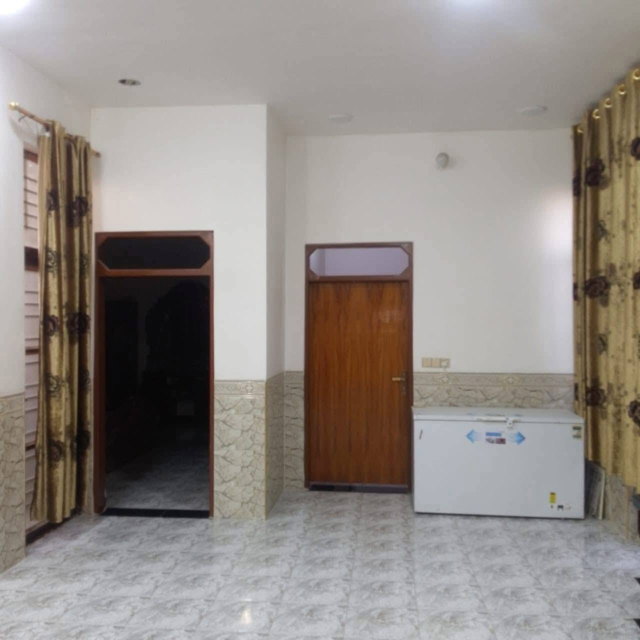 على بركة الله🌹🌹

🟢 دار للبيع في الفلوجة حي الجولان الثانية قرب اسواق البركة
📍المساحة : ٢٠٠ م
📍الابعاد: ١٠م❌٢٠م
📍الشارع : ١١ م
📍طابو زراعي صرف
📍بناء بلوك 

🟢الدار مشيد من طابقين ويحتوي على
٤ غرف نوم وصالتين ومطبخ واستقبال وحمامات وصحيات داخلية وخارجية

🟢سعر البيع : ٩٠ مليون دينار

مراجعة مكتب دار السلطان للعقار
العنوان فلوجة الجغيفي الثانية بداية شارع جامع فاطمة
للاستفسار الاتصال على الأرقام التاليه
***********
***********
***********
