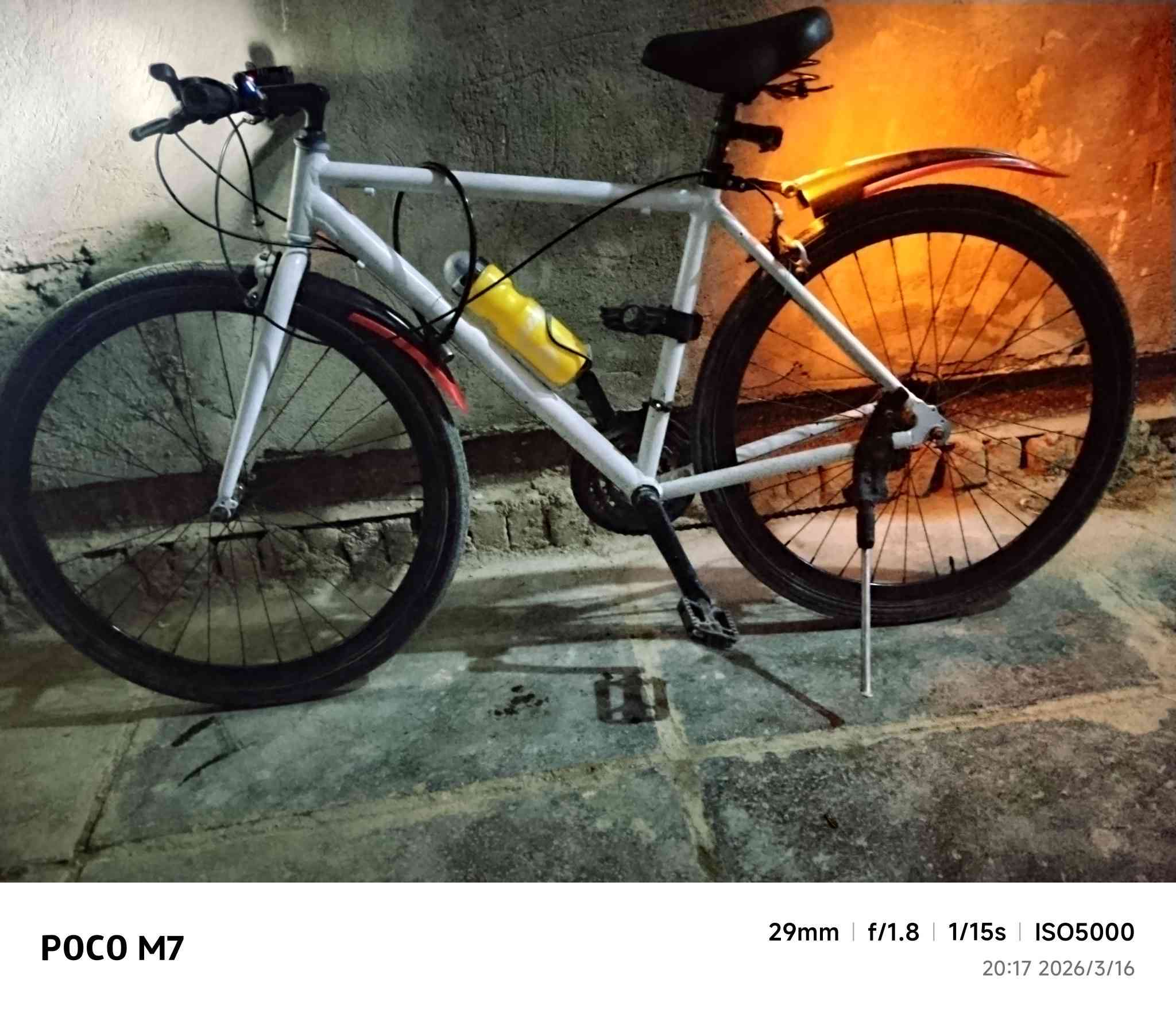 ياباني باله وضع حاويه ،سعر 120.
تواصل ***********
