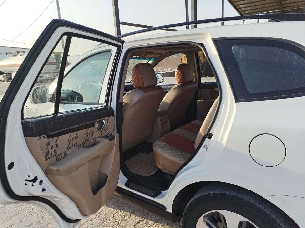 لسلام عليكم جميعاً..
للبيع فقط سنتافي وارد خليجي 2012 فول بصمه جلد تحكم كشن كهربائي كامره حساسات مري كهرباء فتحه..
محرك 4 سلندر 
السياره بيه مكانات صبغ بدون دواخل. 
 3 قطع تبريد
كير محرك تبريد حداديه وتخم تاير نظافة 100‎%‎
دواخل نظافة 90‎%‎
رقم أربيل وكاله أو مداور..
 سياره جديده وجاهزه من كل الجوانب
السعر 133 مع المجال البسيط
للاستفسار الاتصال على الرقم ***********
