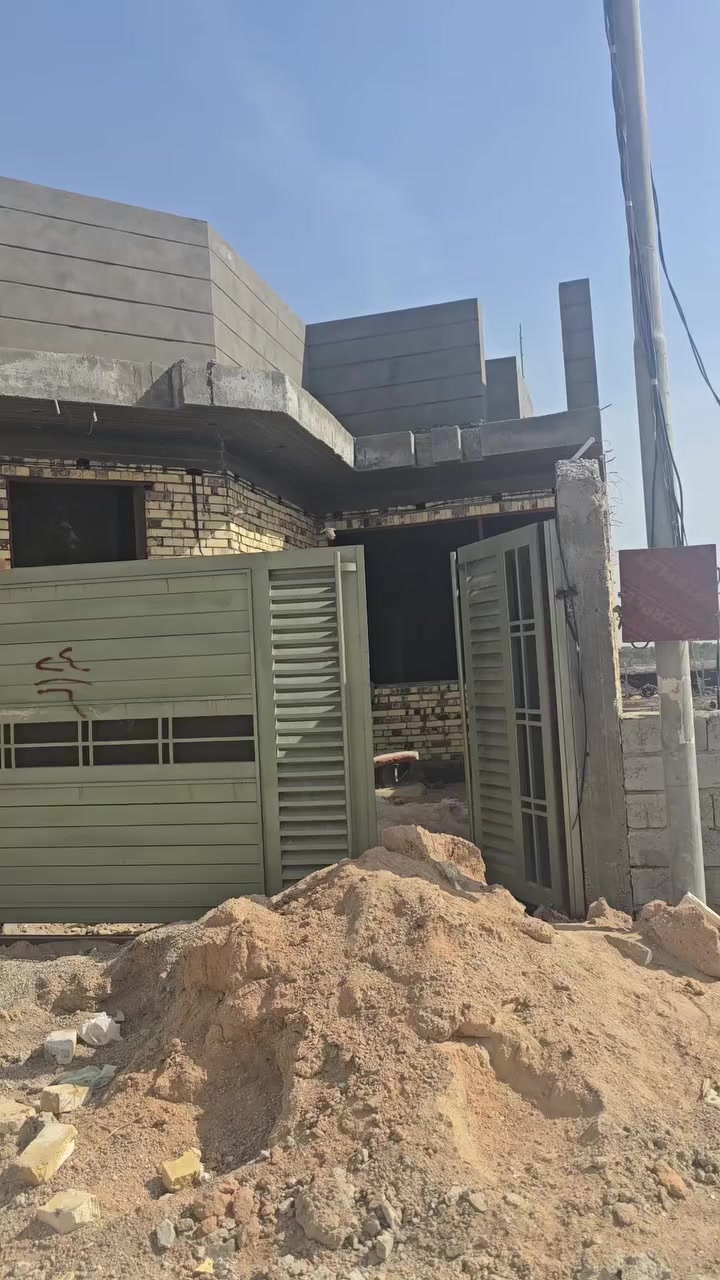 �✨ هيكل سكني مميز للبيع – مساحة 240م  وحد

طابو زراعي سند 25 

📍 الموقع: التقيّة الثالثة _داخل مجمع الروان النموذجي السكني 
🚗 يبعد 50 متر فقط عن الشارع العام
📐 المساحة: 240 متر
🏗️ نوع العقار: هيكل  وحدجاهز للإكمال

💎 
المواصفات:

 • 6 غرفتين 
 • صالة واسعة
 • استقبال
 • مطبخ
 • مجمع صحيات
 • تصميم مناسب للسكن العائلي أو الاستثمار

⭐ 
مميزات العقار:

 • موقع قريب جداً من الشارع العام
 • 
 • منطقة هادئة وقريبة من الخدمات

📞 
للاستفسار والتواصل:

مكتب العاصمة للعقارات والمقاولات العامه العنوان الديوانية ام الخيل ساحه الاحتفالات قرب البلديه الجديده اتصال ***********

📱 اتصال***********

واتساب ***********
